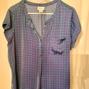 Short sleeve V-neck half button down blouse XL